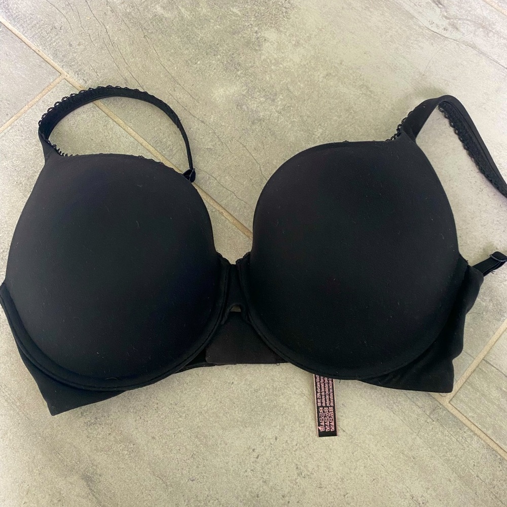 Black Victoria’s Secret “Body by Victoria - Perfect Shape” bra. 32DDD.